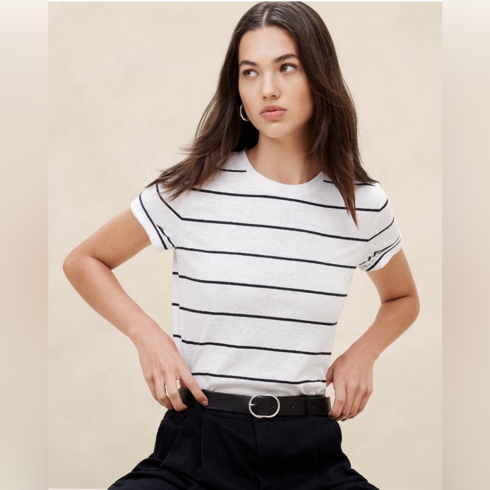 BANANA REPUBLIC TEE